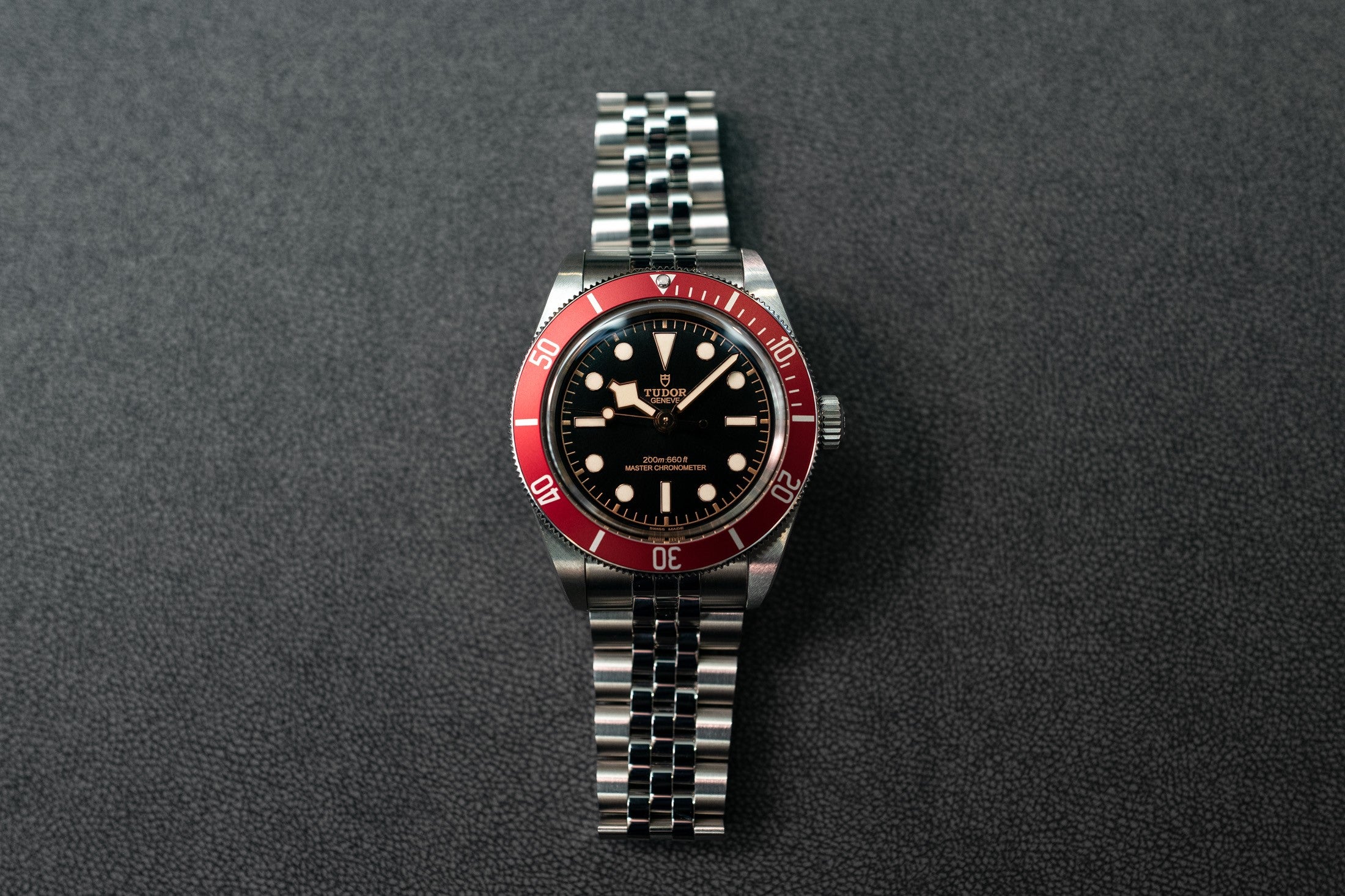 Black Bay 41 Black Domed Dial With Red Bezel Jubilee Bracelet M7941A1A0RU-0003