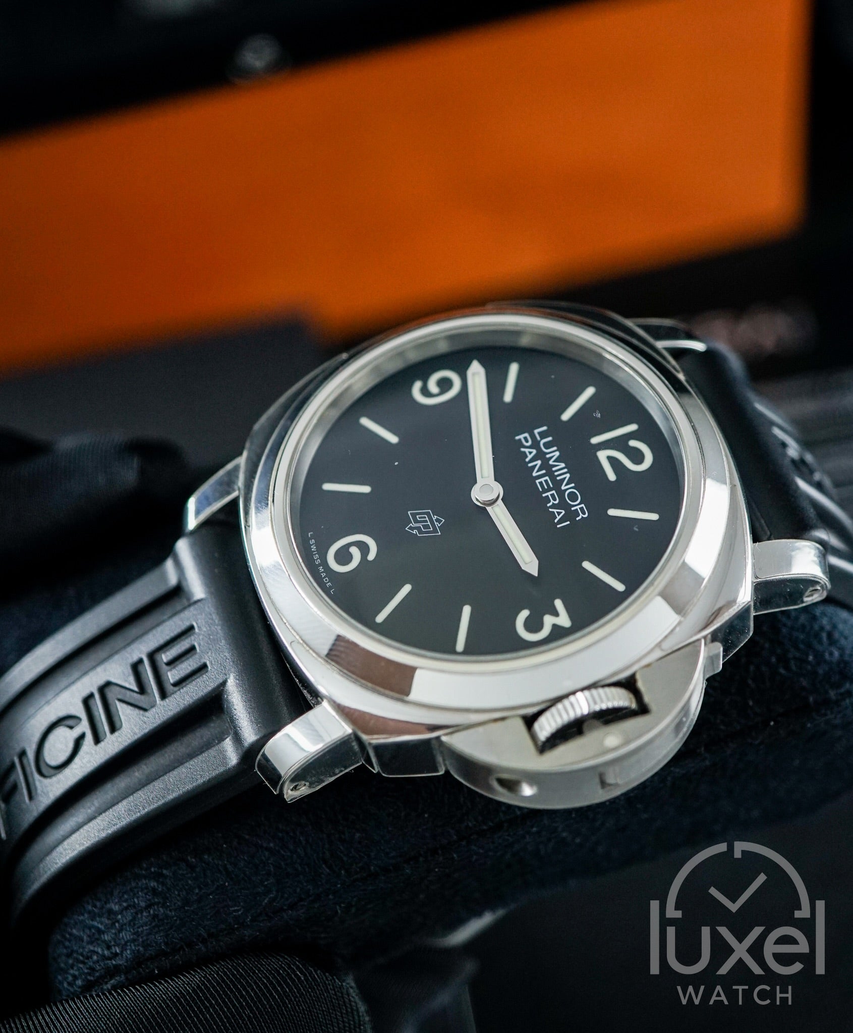 Luminor Base Logo Black Rubber Strap PAM01086