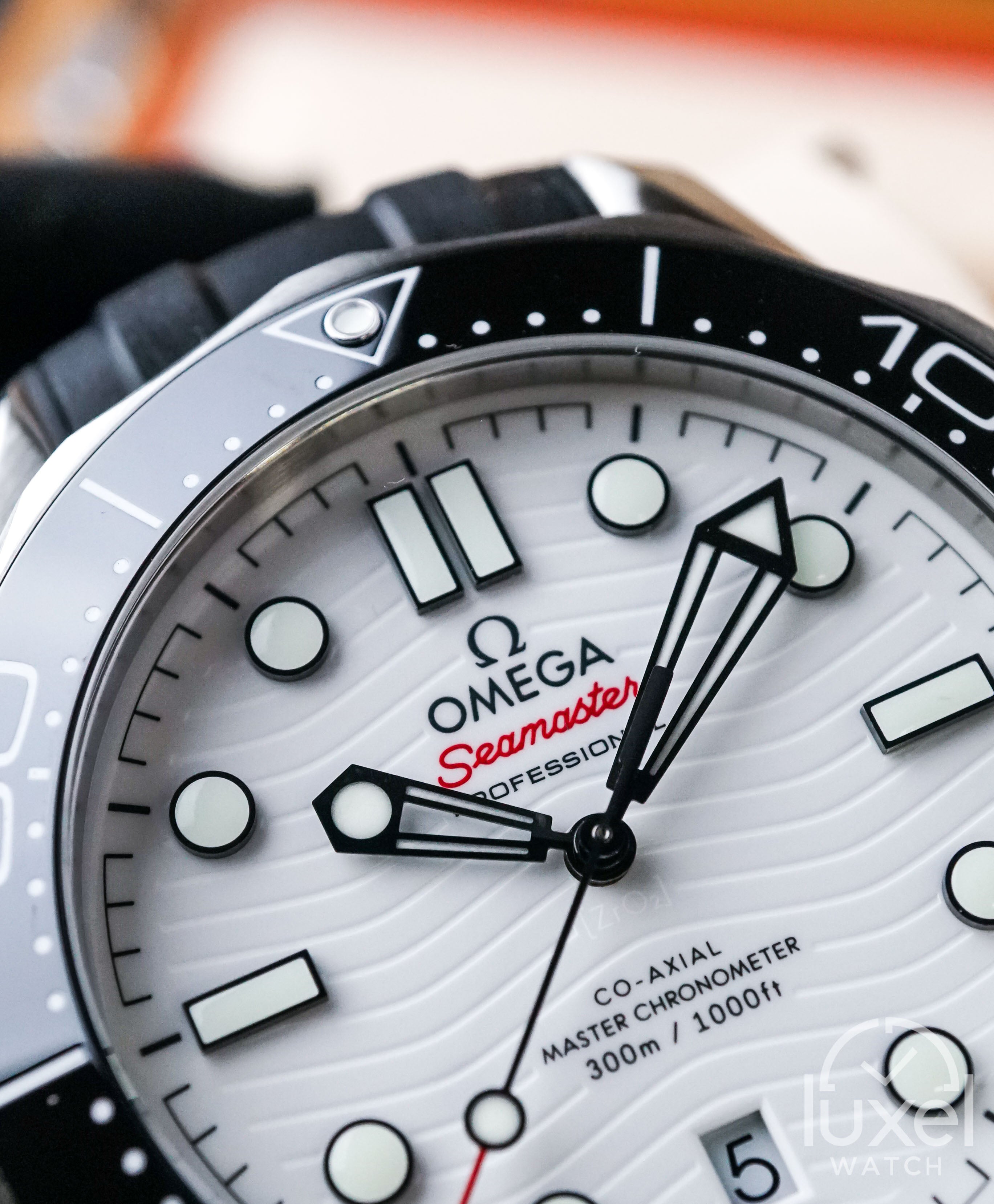 omega Seamaster Diver 300 M Co-Axial Master Chronometer White Dial Rubber Strap