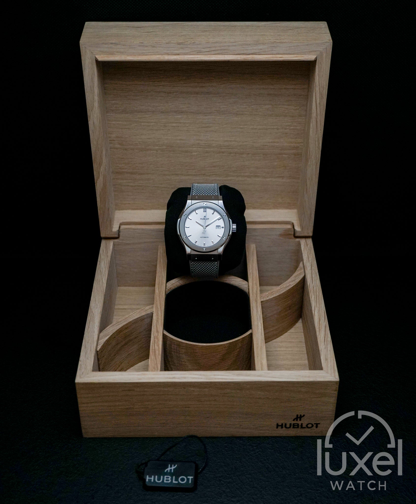 Classic Fusion Essential Grey Titanium Case 542.NX.5610.NR.HEC24