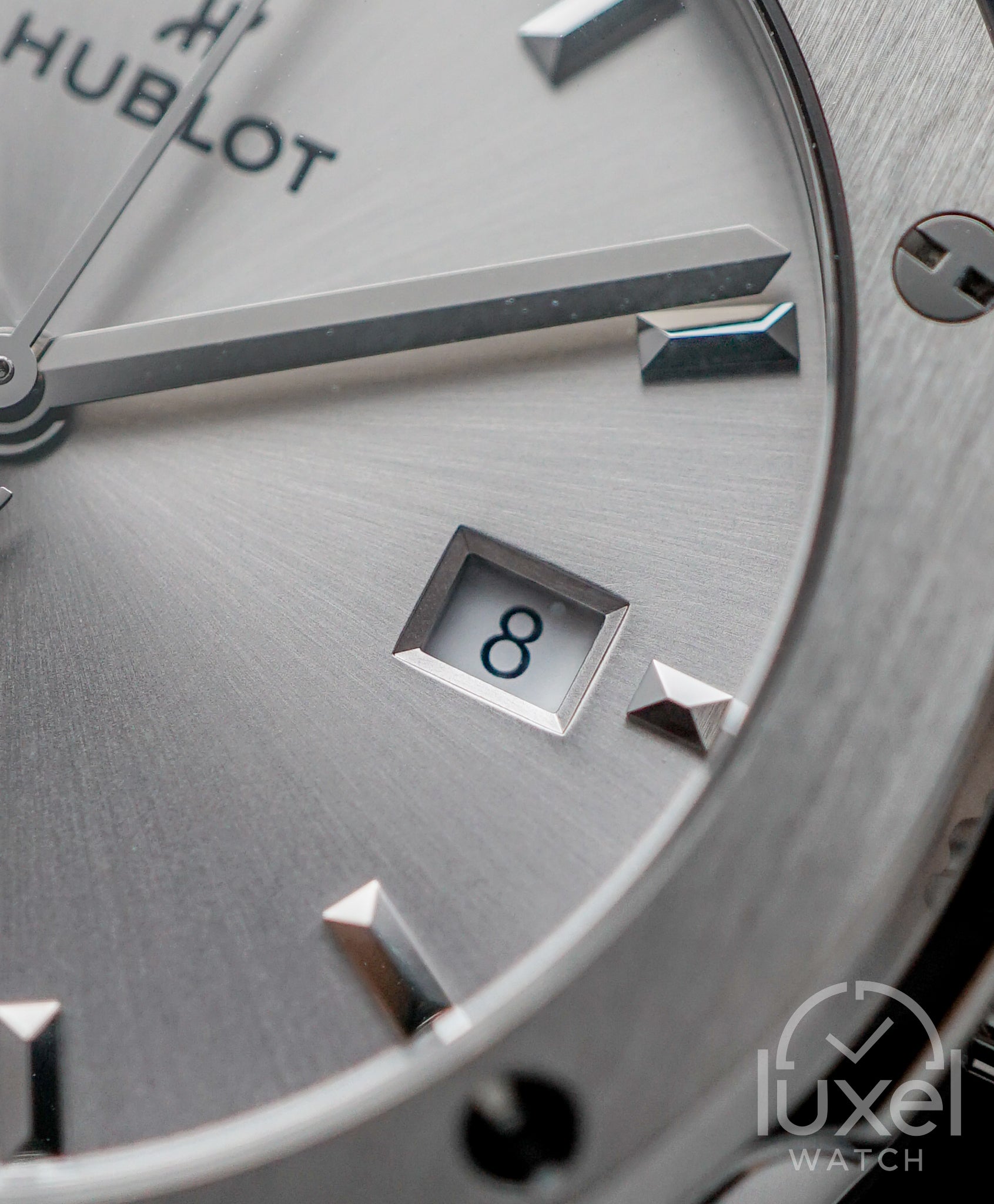 Classic Fusion Essential Grey Titanium Case 542.NX.5610.NR.HEC24