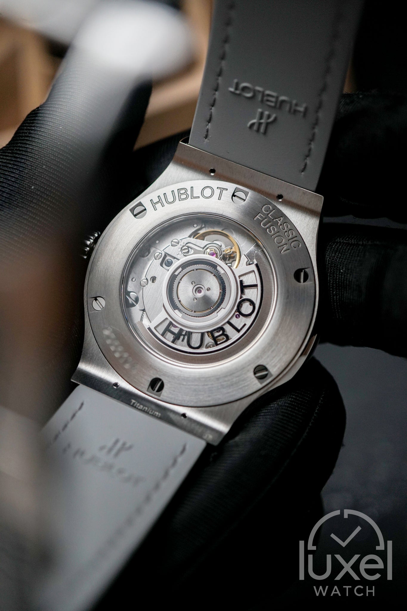 Classic Fusion Essential Grey Titanium Case 542.NX.5610.NR.HEC24