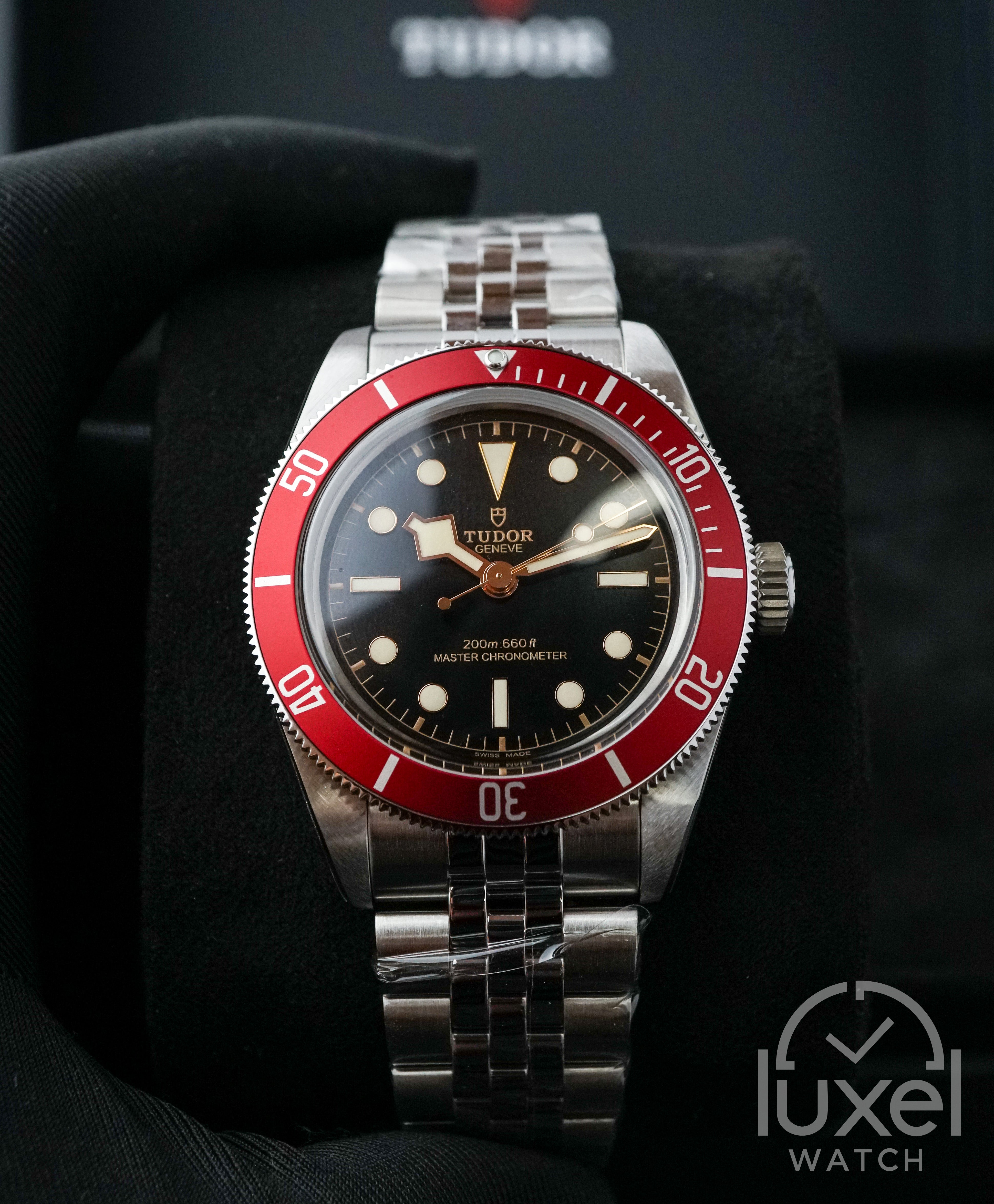 Black Bay 41  Black Domed Dial With Red Bezel Jubilee Bracelet M7941A1A0RU-0003