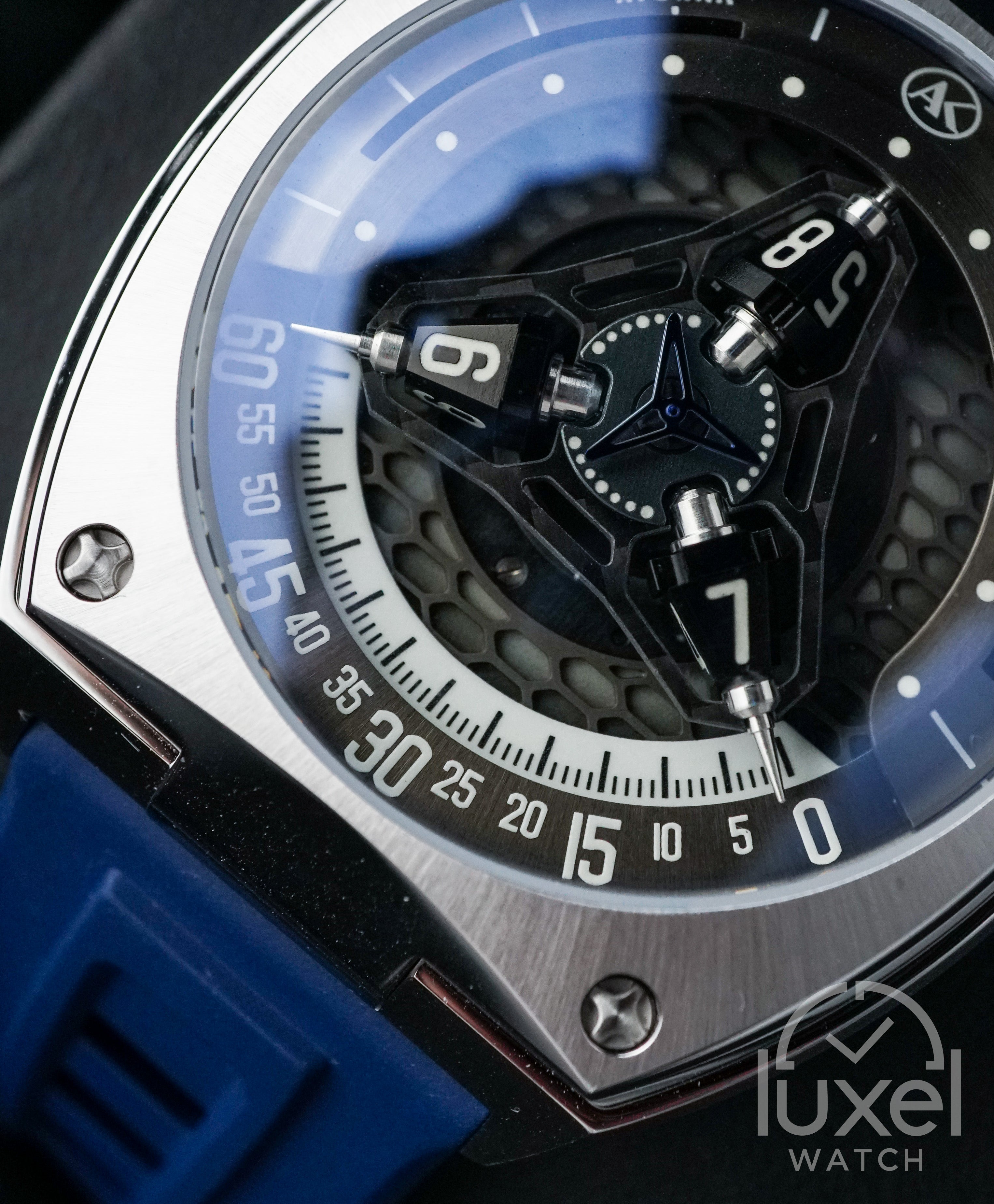 Tarantula Sapphire Blue Limited Edition B8.1033.S03