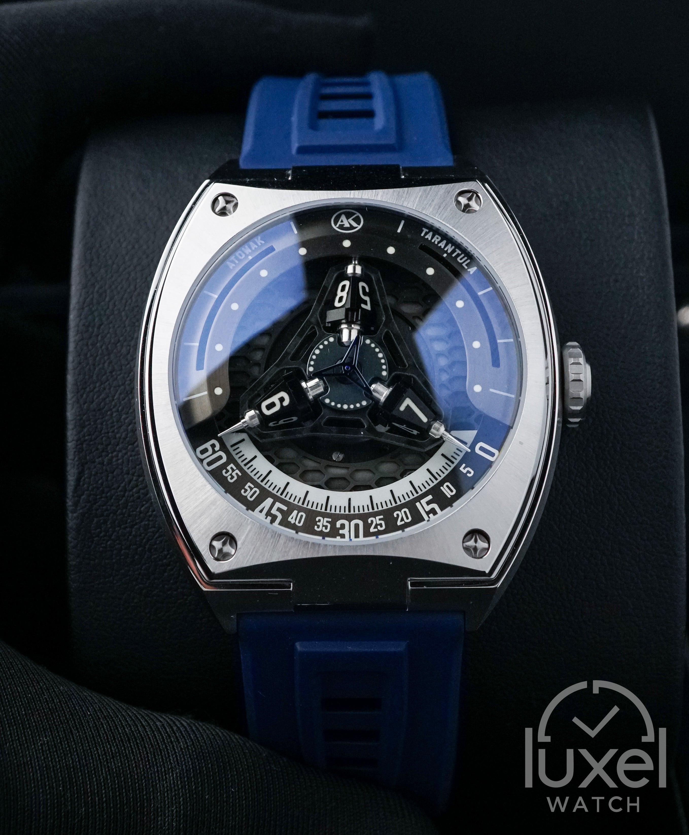 Tarantula Sapphire Blue Limited Edition B8.1033.S03