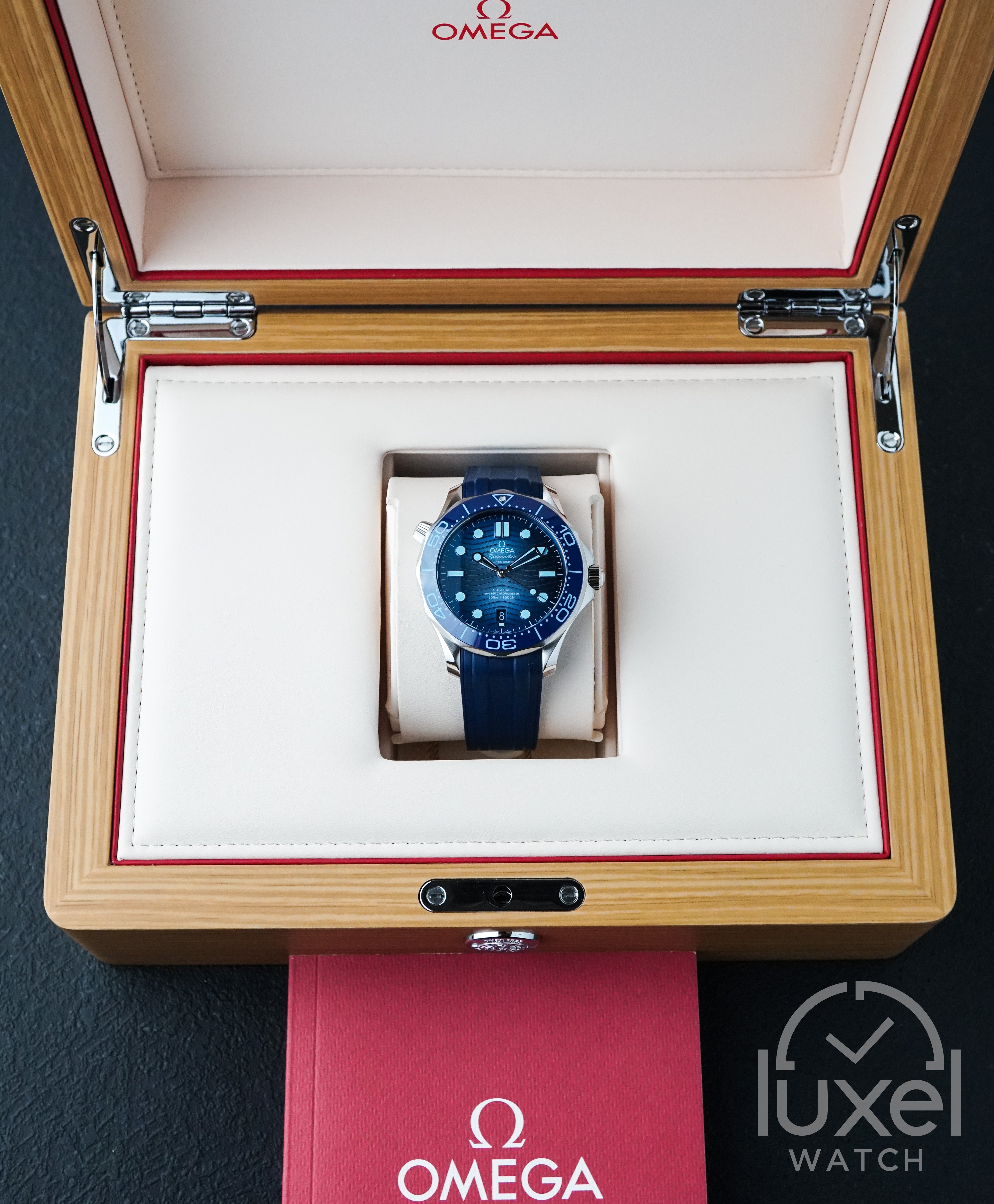 Seamaster Diver 300 M Summer Blue Ceramic Bezel Rubber Strap 210.32.42.20.03.002