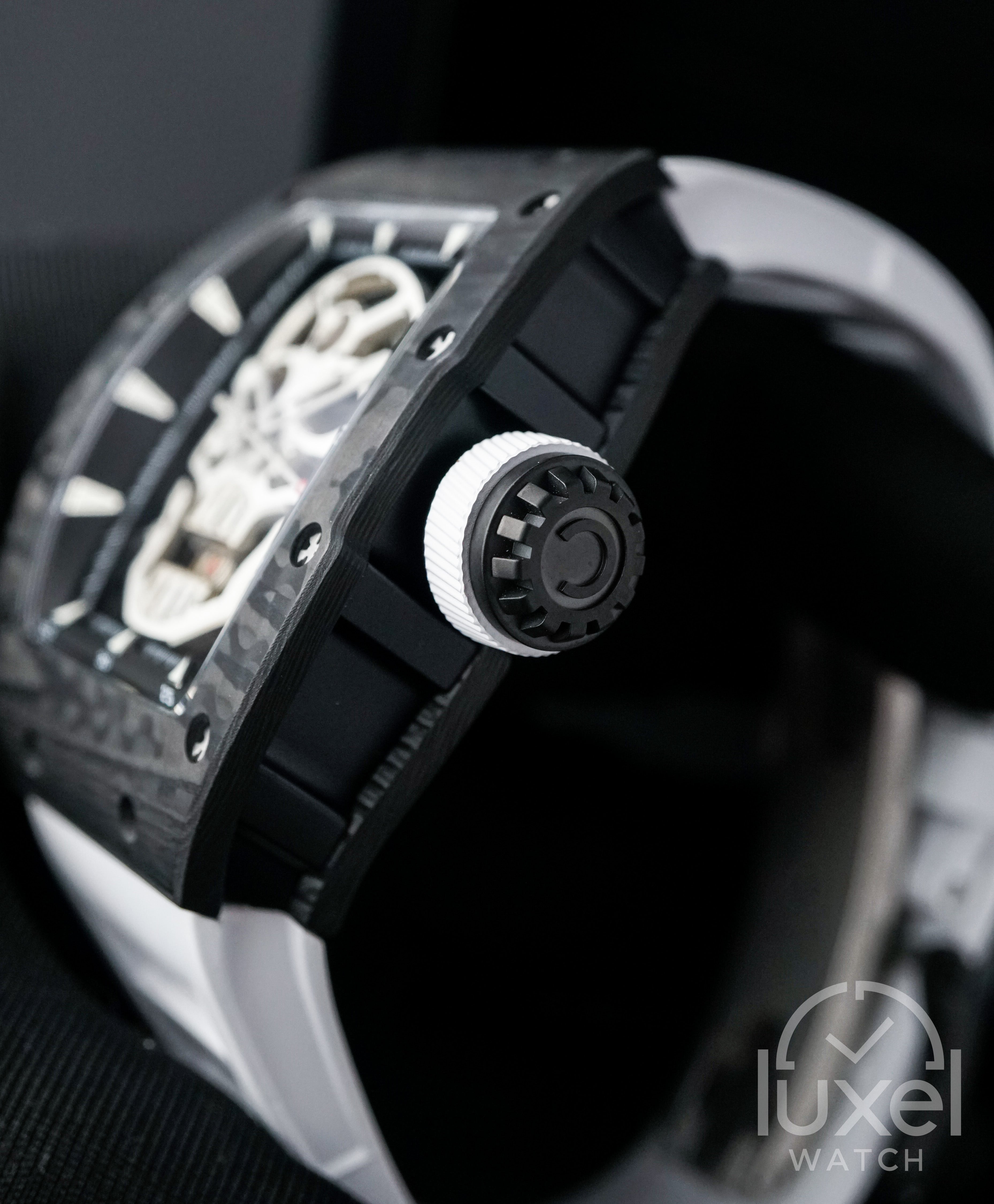 Gemstone Skull White Black CM002-036