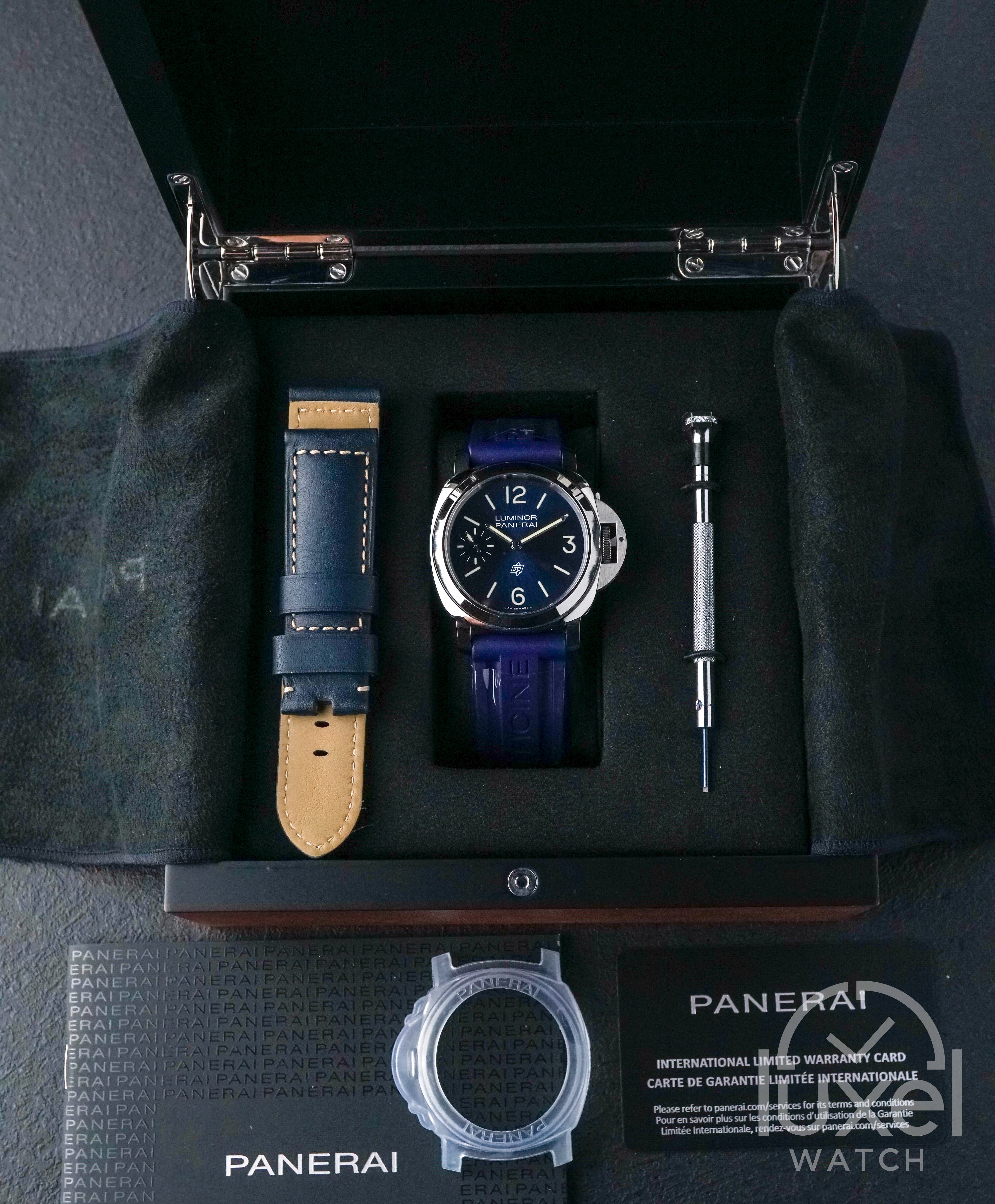 Blu Mare With Blue Dial Leather Strap + Extra Blue Rubber Strap PAM1085