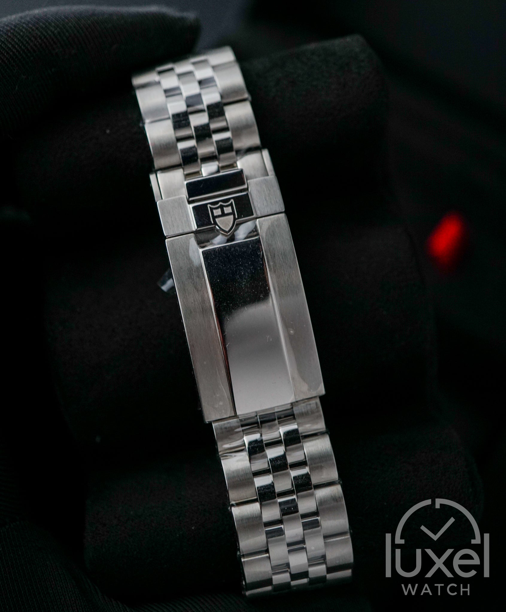 Black Bay 58 Burgundy Dial Jubilee Bracelet M7939A1A0RU-0001