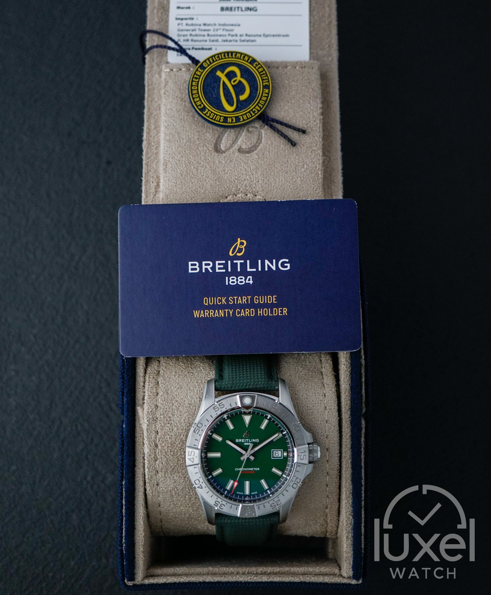 Avenger 42mm Green Dial With Calfskin Leather Strap A17328101L1X1