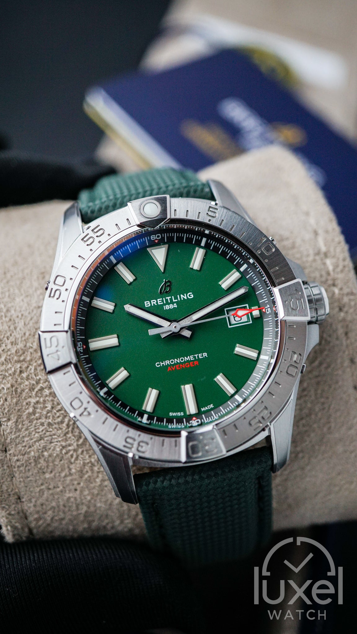 Avenger 42mm Green Dial With Calfskin Leather Strap A17328101L1X1