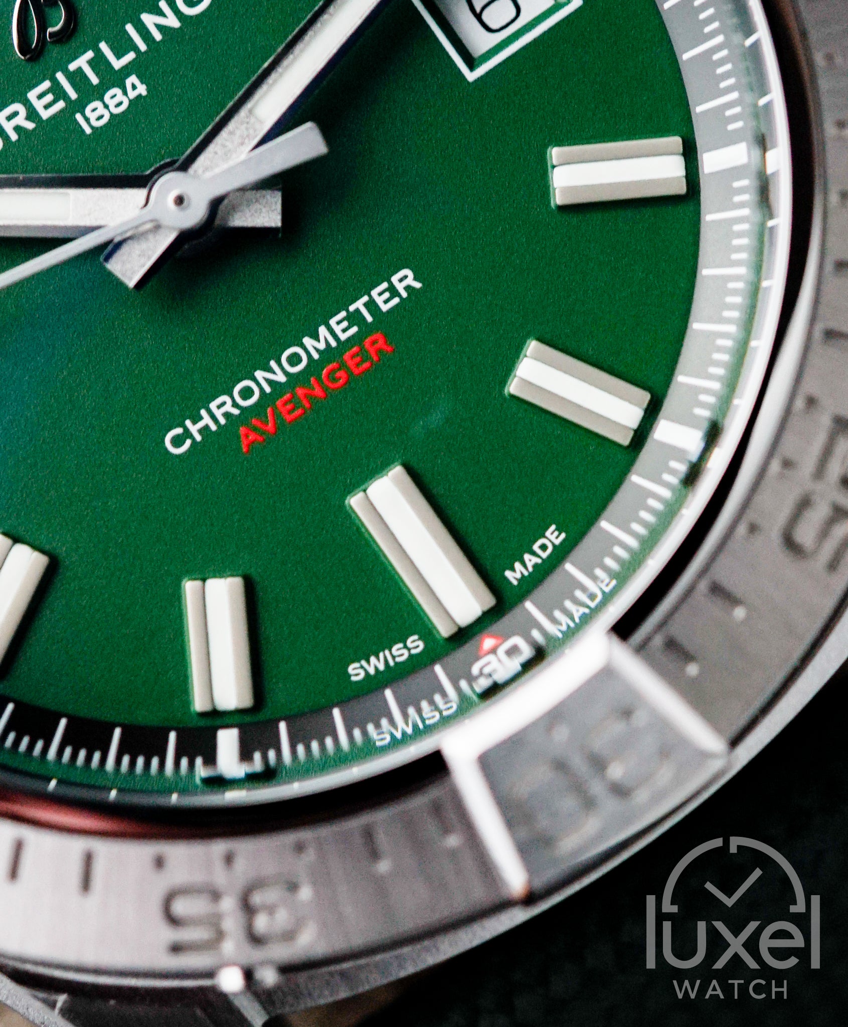 Avenger 42mm Green Dial With Calfskin Leather Strap A17328101L1X1