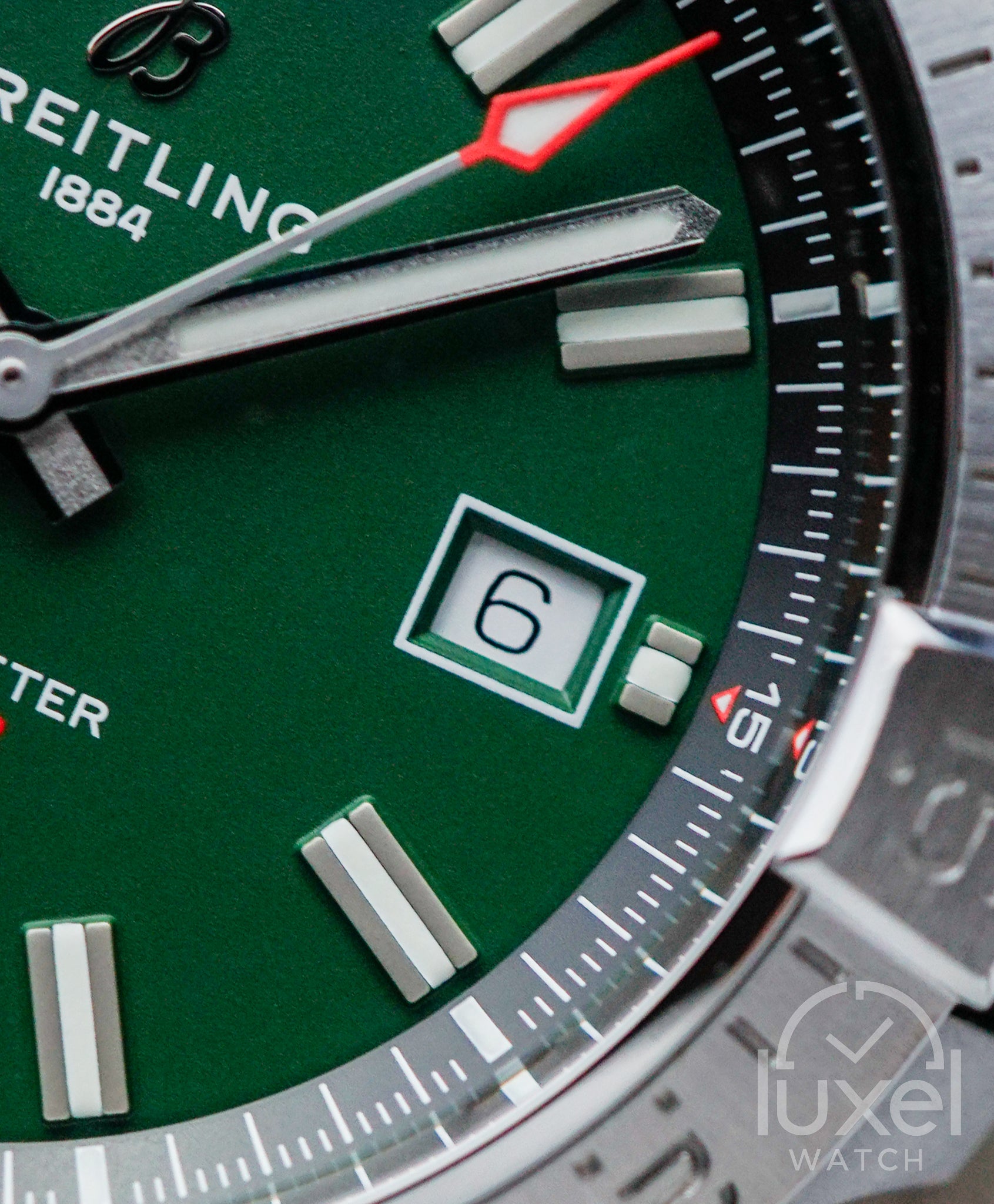 Avenger 42mm Green Dial With Calfskin Leather Strap A17328101L1X1