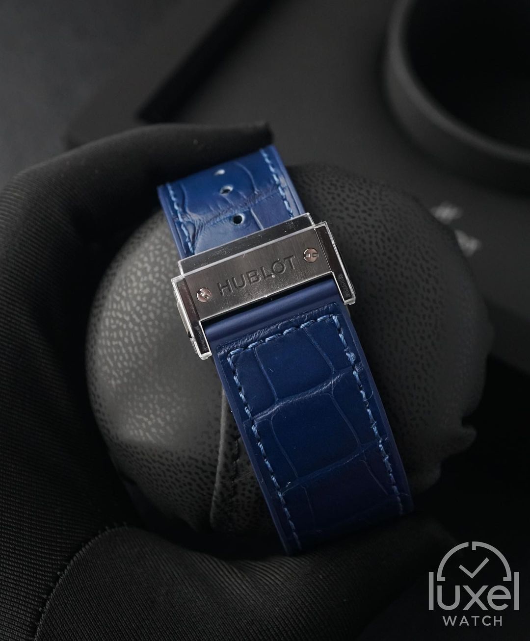 hublot Classic Fusion Ceramic With Blue Dial Alligator Strap 511.CM.7170.LR