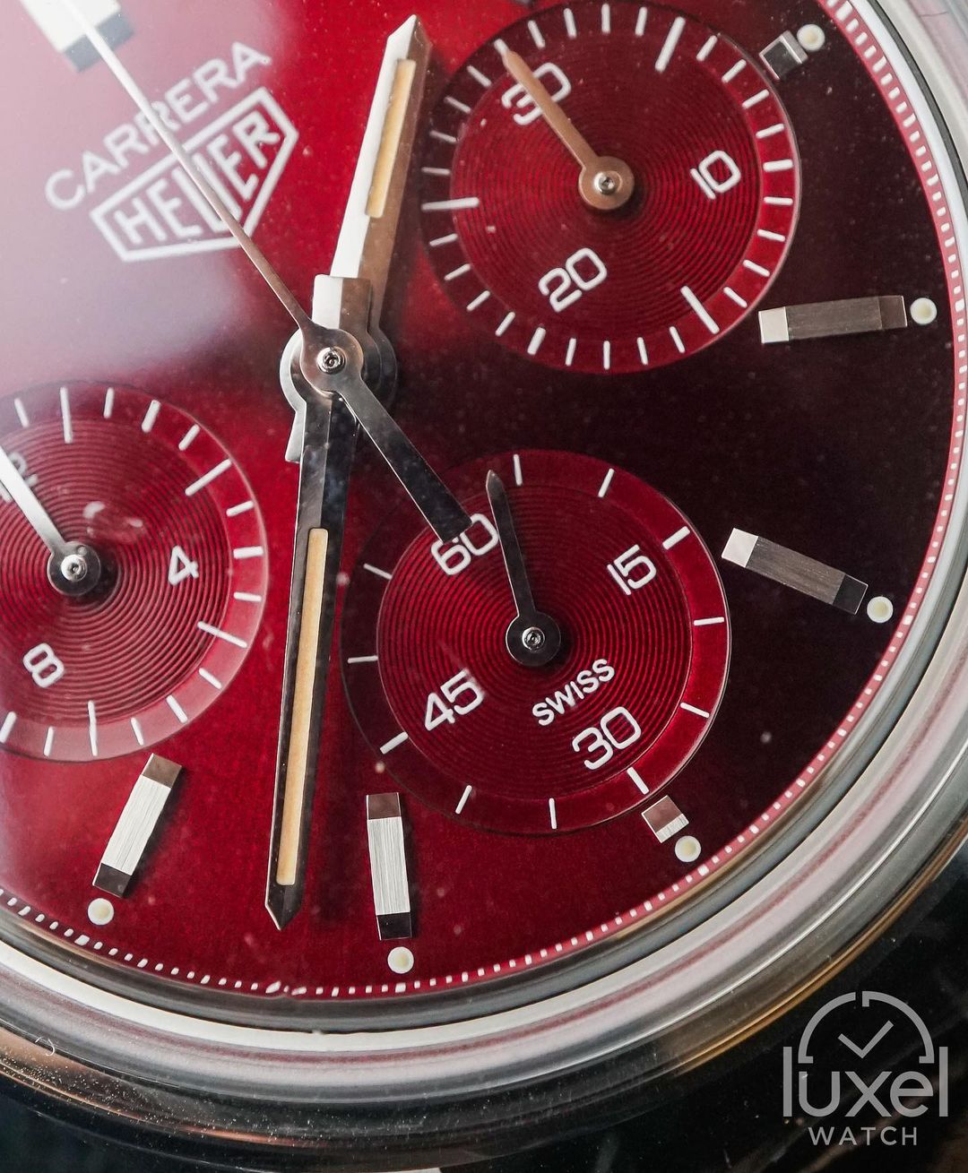 tag heuer Carrera Chronograph With Red Dial Leaher Strap CBK221G.FC6479