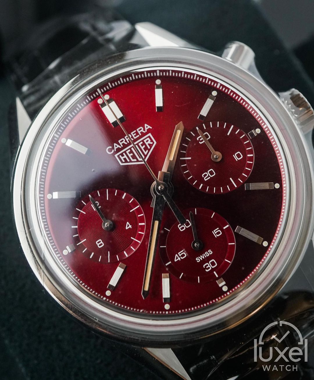 tag heuer Carrera Chronograph With Red Dial Leaher Strap CBK221G.FC6479