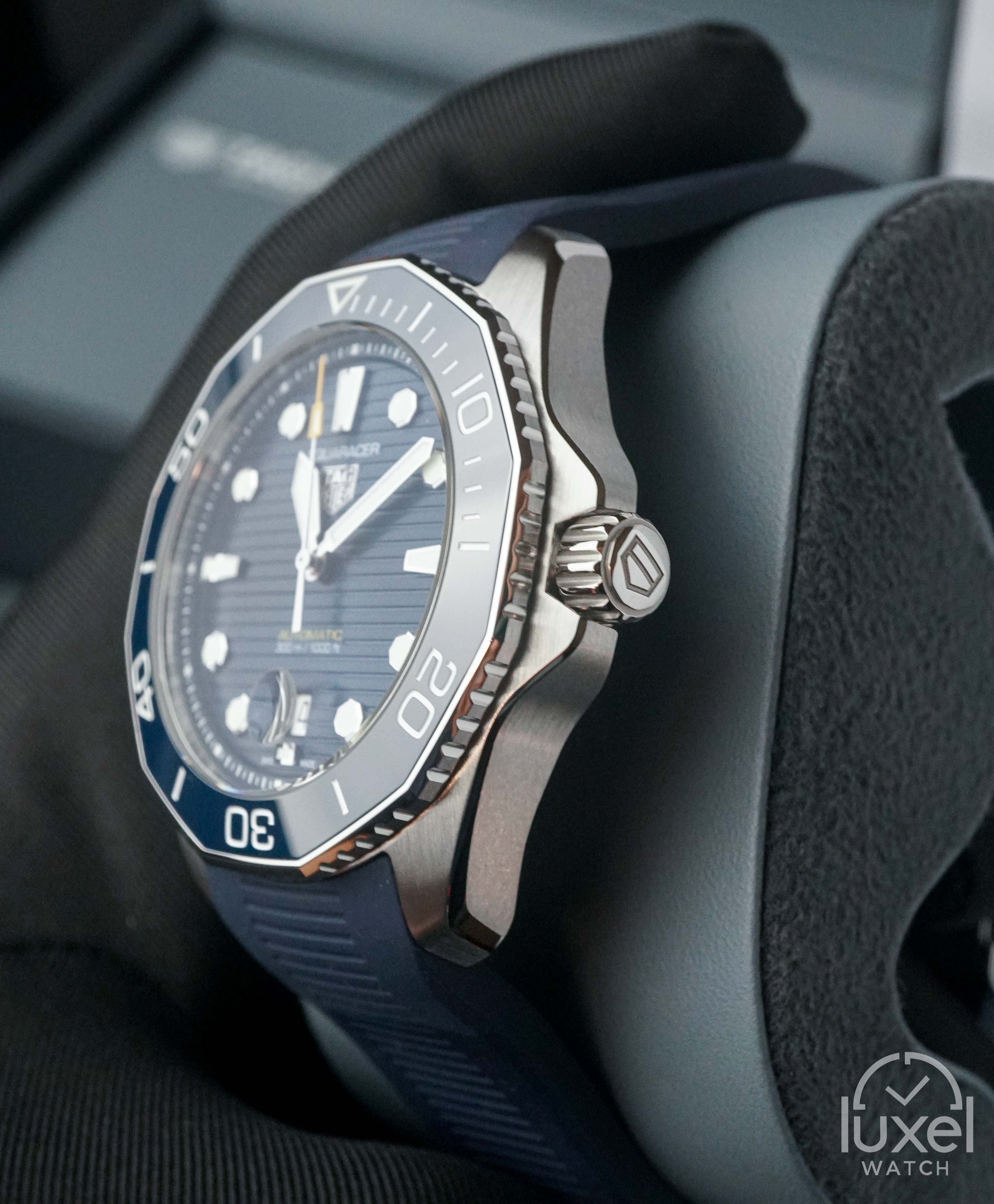 tag heuer Aquaracer Professional 300 With Black Dial Rubber Strap WBP201A