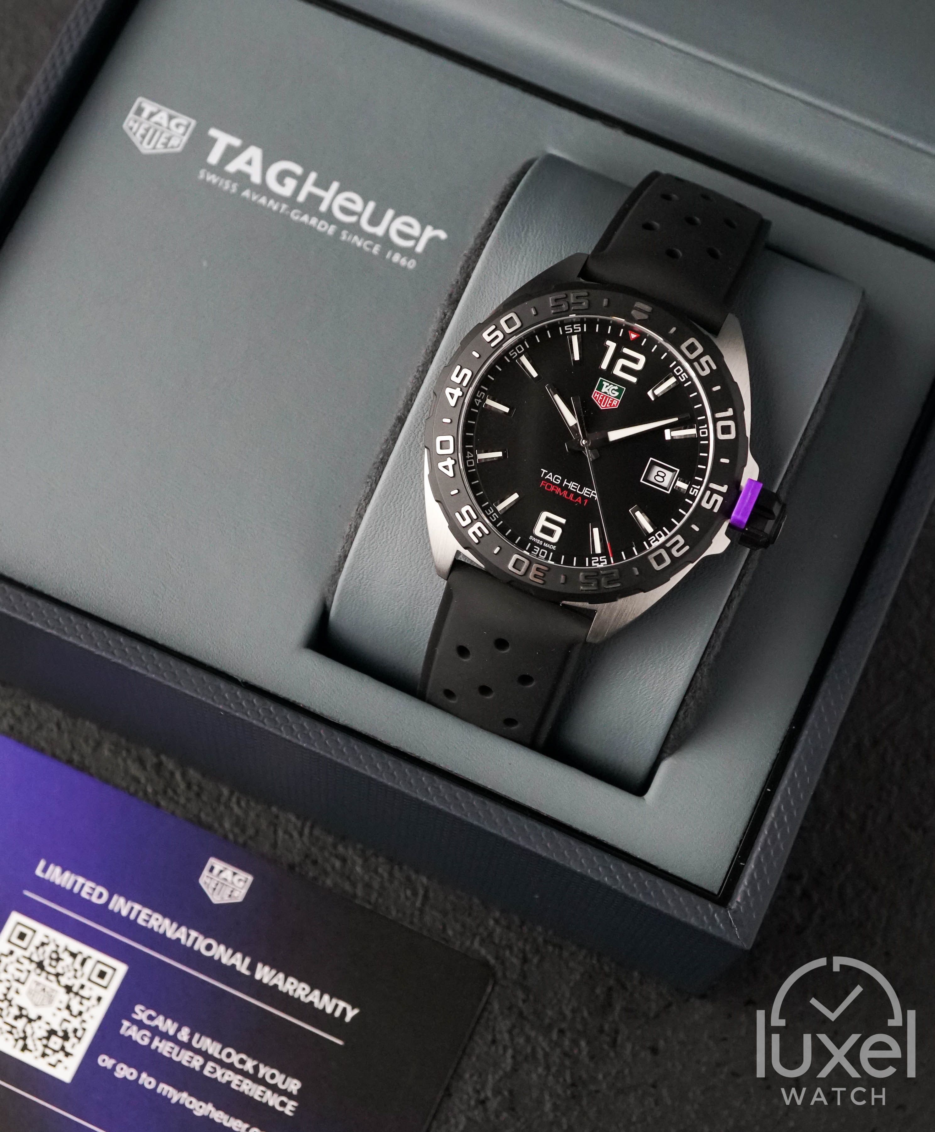 tag heuer Formula 1 Quartz With Black Dial Rubber Strap WAZ1110.FT8023