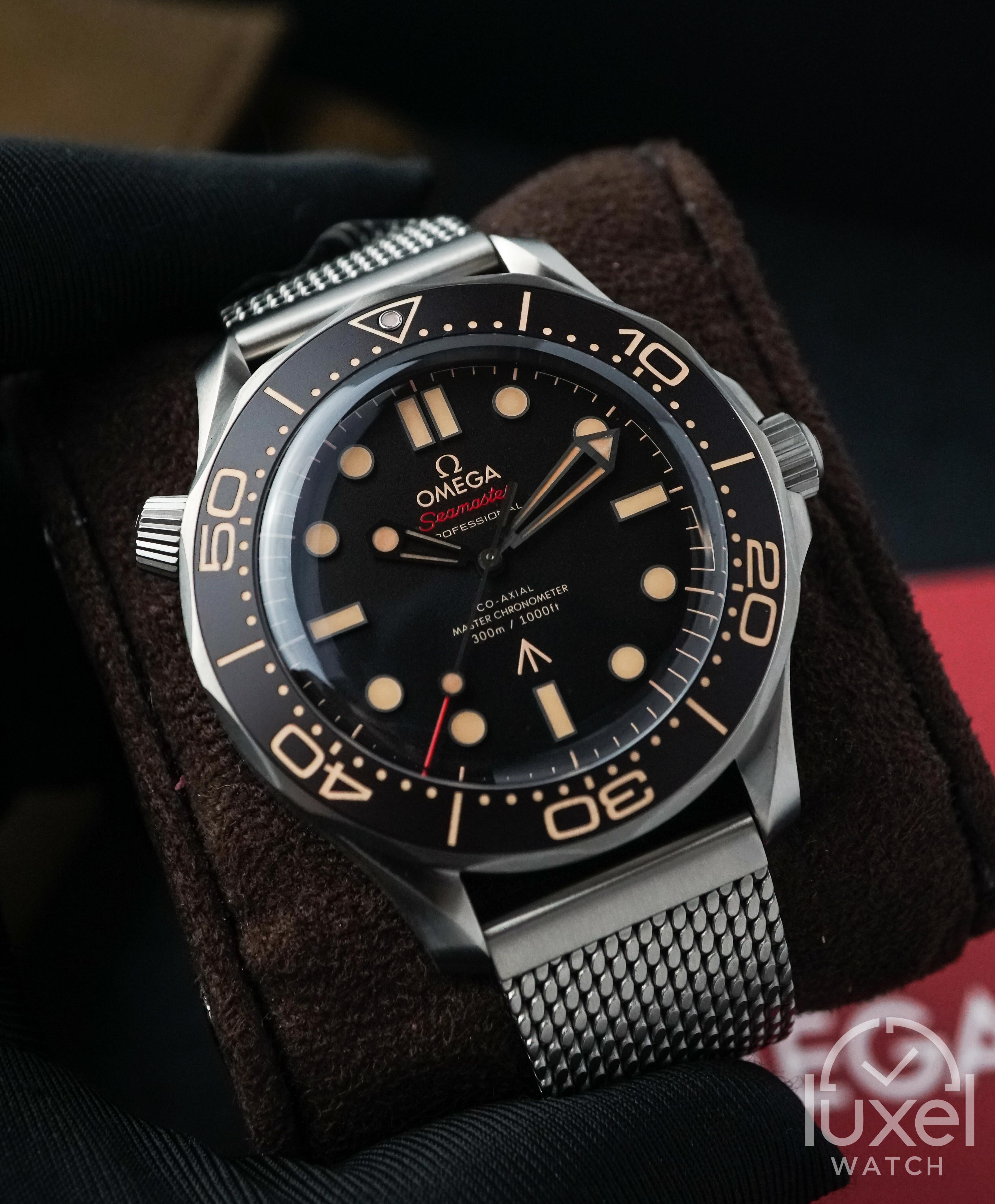 omega Seamaster 007 James Bond With Black Dial Titanium Strap 210.90.42.20.01.001