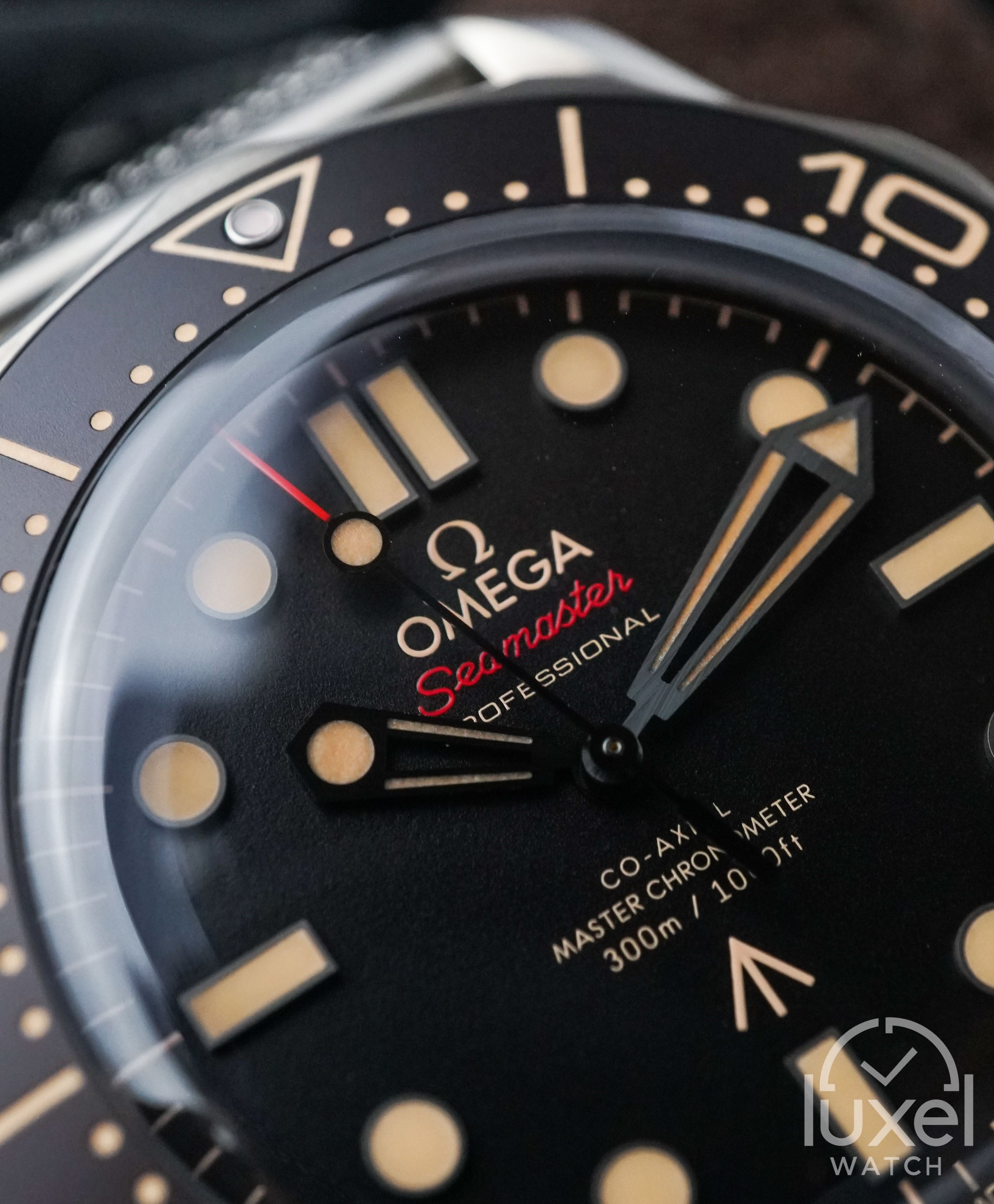 omega Seamaster 007 James Bond With Black Dial Titanium Strap 210.90.42.20.01.001