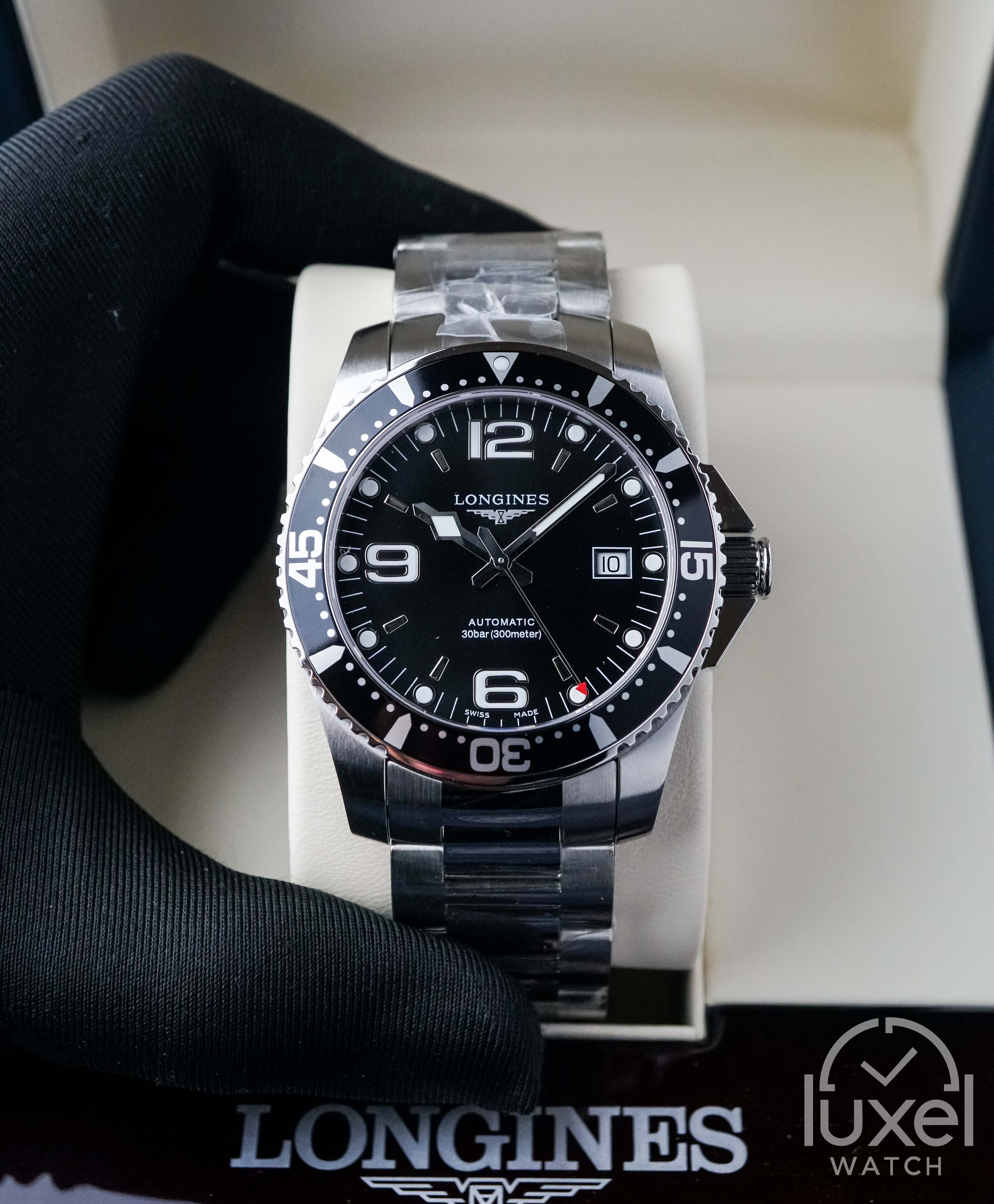 longinsa Hydroconquest With Black Dial Steel Bracelet L3.742.4.56.6